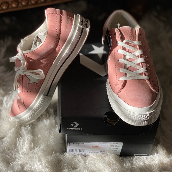 Rose colored suede sneaker - Picture 2 of 3